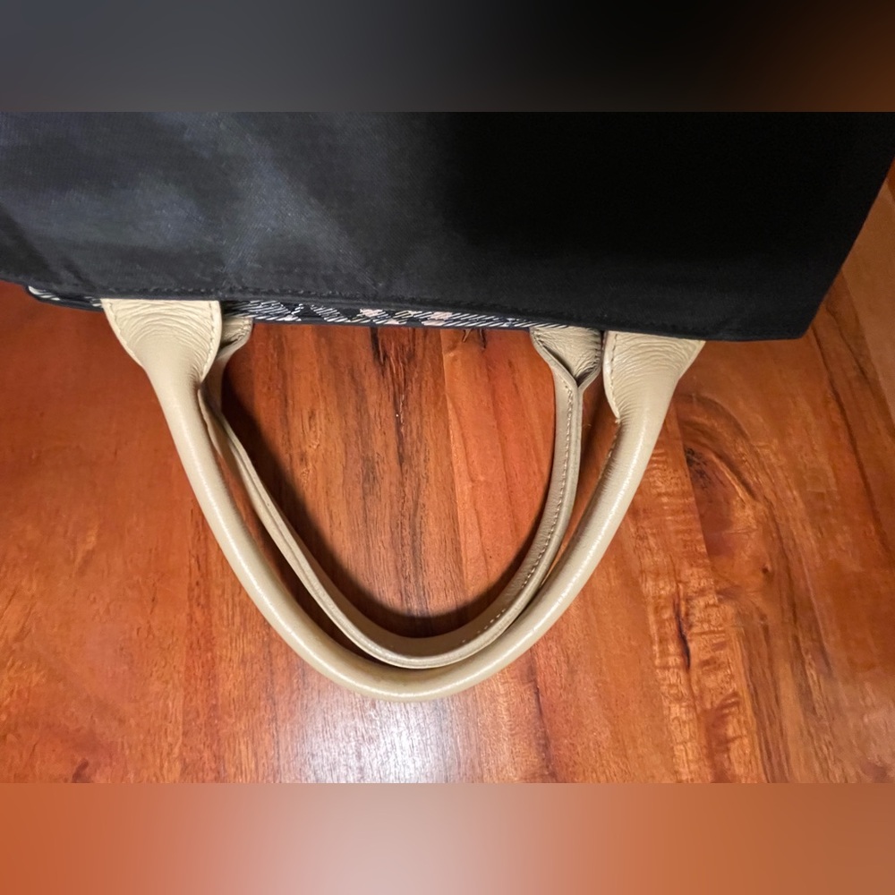 Burberry handbag - Picture 6 of 14